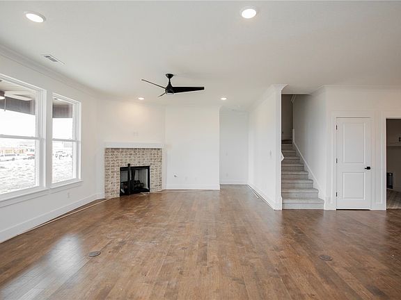 5th image of 1851 Bluestem Dr