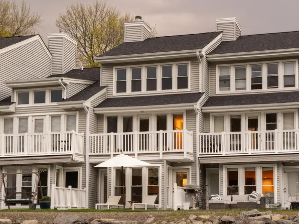 8 Marina Drive, Catskill, NY 12414