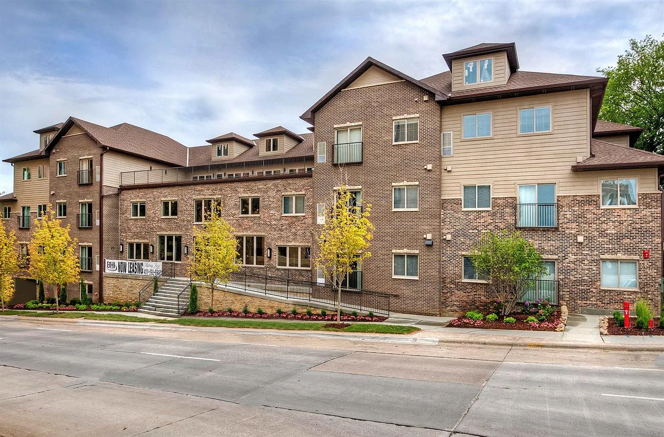 Harney Place Apartments — Photo 1