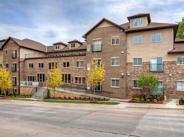 3327 Harney St #202-B2