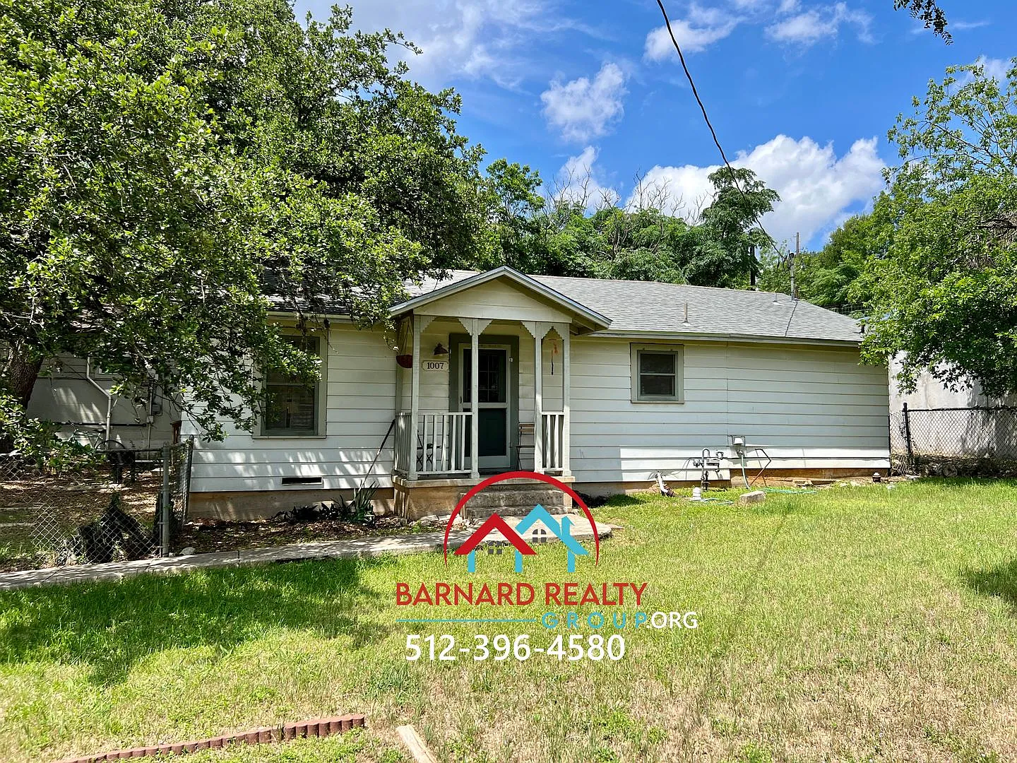 Available Now: 1950's Home Walkable to Texas State — Photo 2