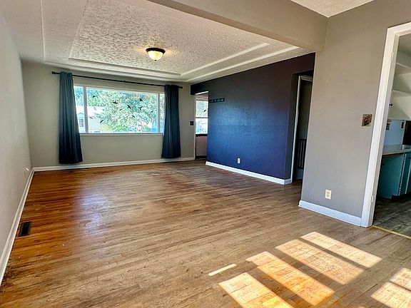 5th image of 700 Holly Ave