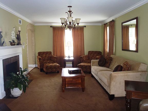 Living room with Fireplace