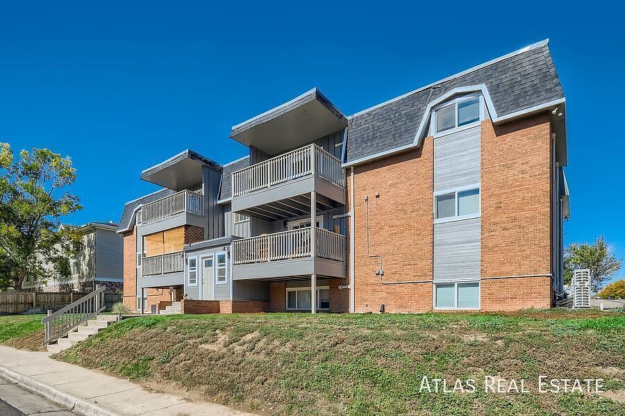1st image of 1705 30th St APT 302