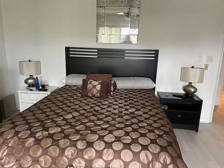 1902 Bermuda Cir #G2 — Photo 8