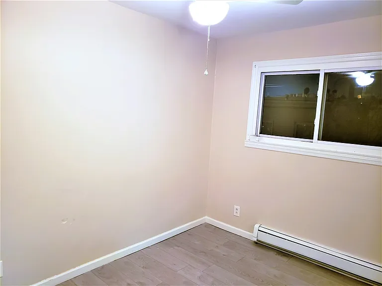 728 29th St #2B — Photo 3
