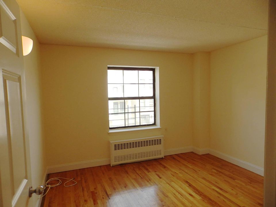2nd image of 597 Grand Ave APT 2B