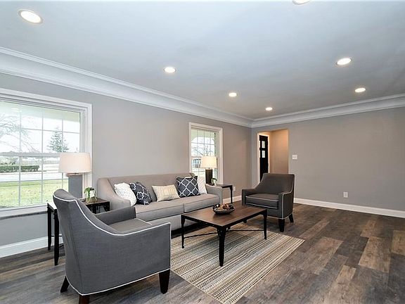 3rd image of 3245 Van Aken Blvd