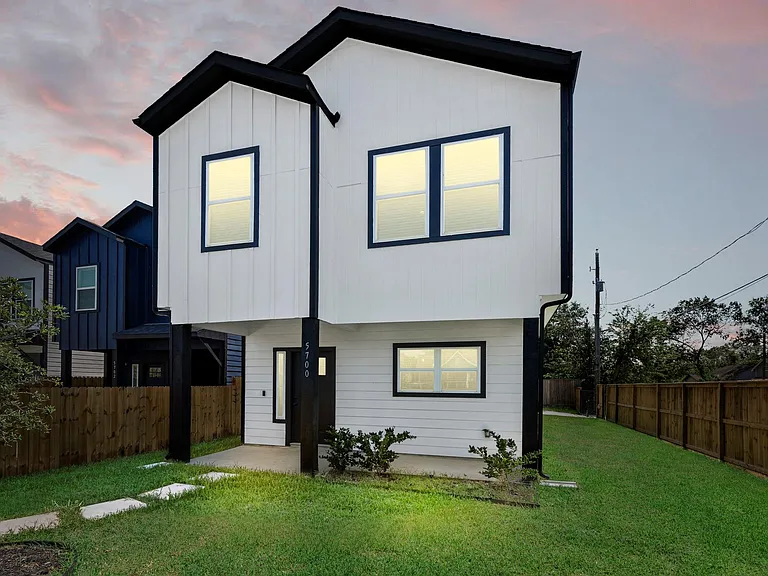 5700 Elysian St — Photo 1