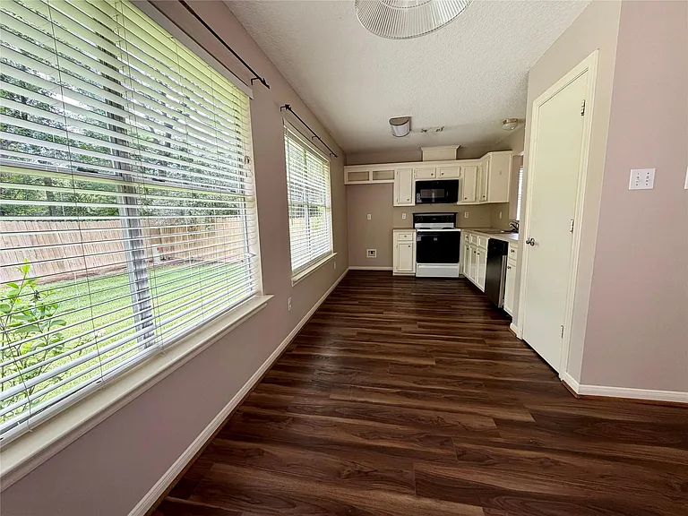 4006 Hunnington Dr — Photo 7