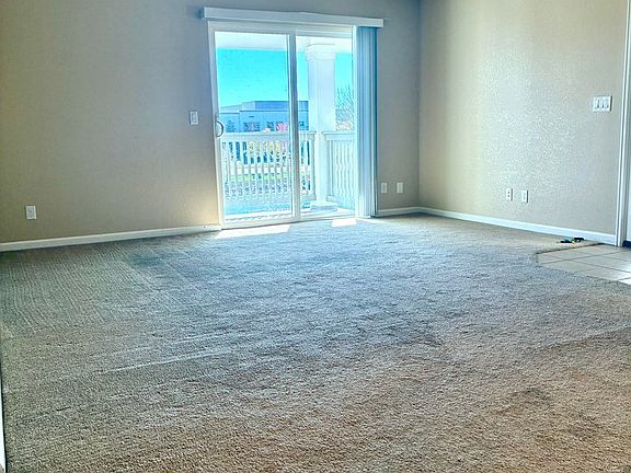3rd image of 4835 Hahns Peak Dr #203