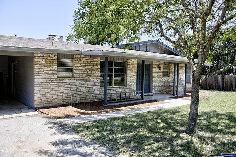 1st image of 385 Bandera Blvd