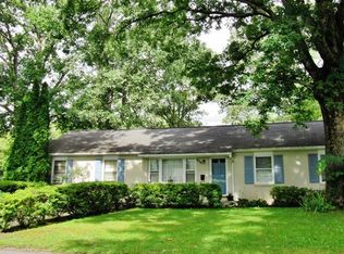 535 Willow Rd, Hendersonville, NC 28739