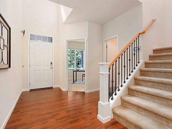 3rd image of 3129 79th Ave NE