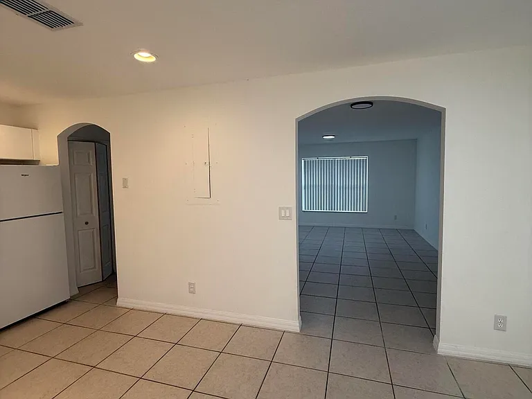 1215 Hyacinth Pl #1215 — Photo 6