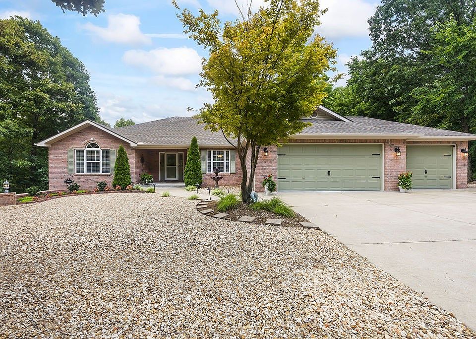 1st image of 8 Fryer Ln