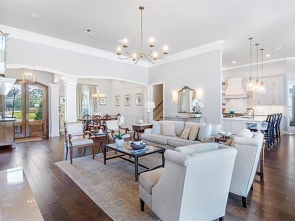5th image of 356 Sandalwood Dr