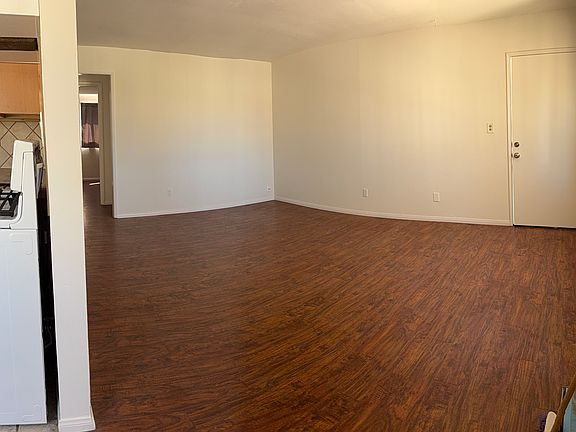 3rd image of 908 1/2 Reed Ave