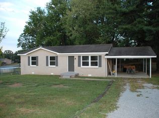 102 Short St, Dickson, TN 37055