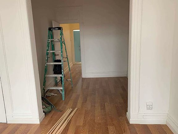 3rd image of 20-60 Steinway St #3