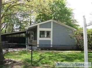 92 Smith Ln, Medford, NY 11763