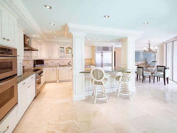 5th image of 8111 Bay Colony Dr APT 1401