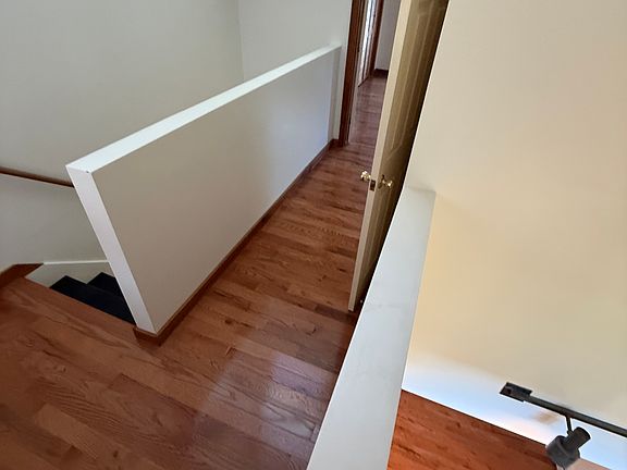 3rd image of 115 Sidney St