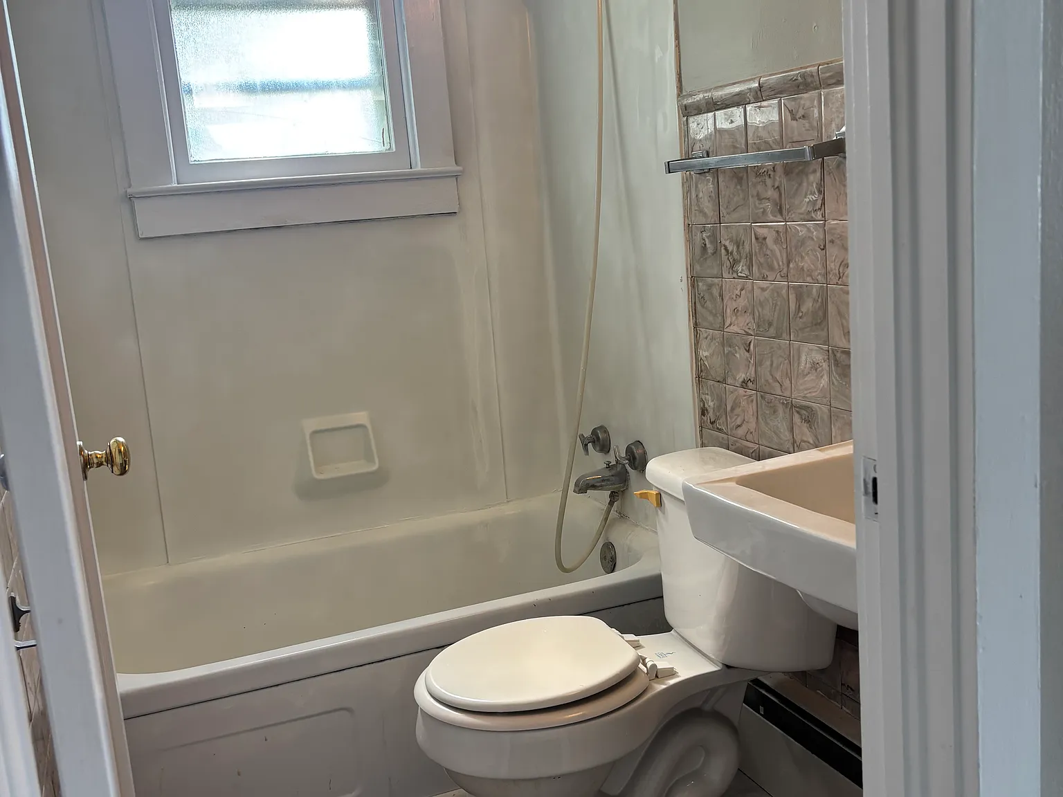 1 bed, 875 sqft, $825 — Photo 4