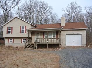 183 Bromley Rd, Henryville, PA 18332