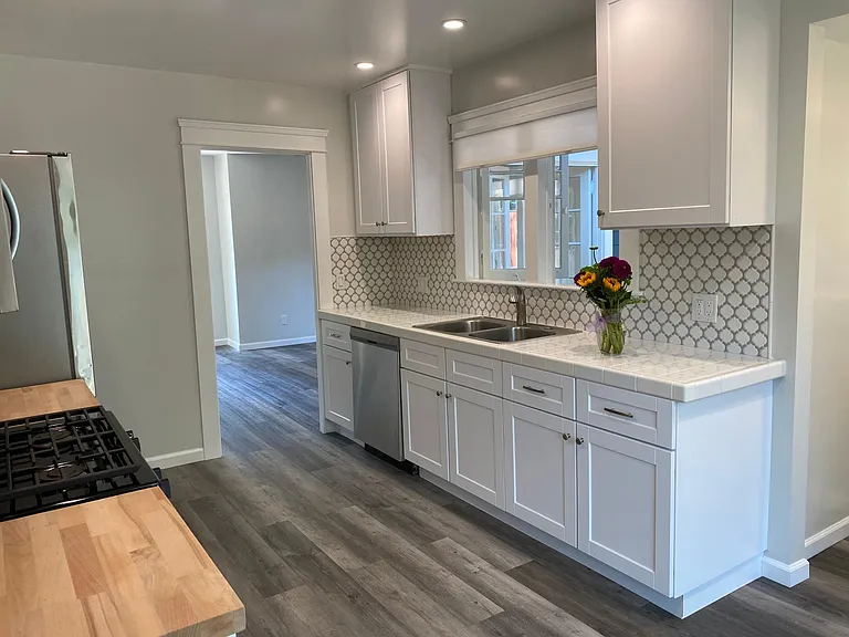 307 W Matilija St — Photo 10