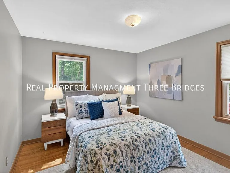 130 S Barat Ave — Photo 9