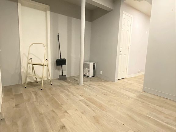 4th image of 12 Larkspur Ln
