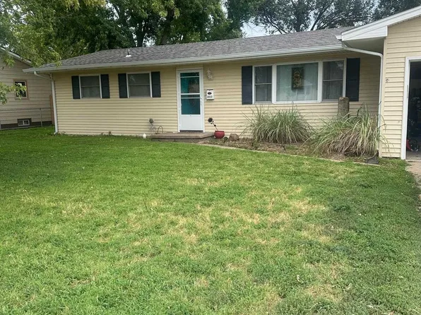 5830 Rosewood Dr, Great Bend, KS 67530