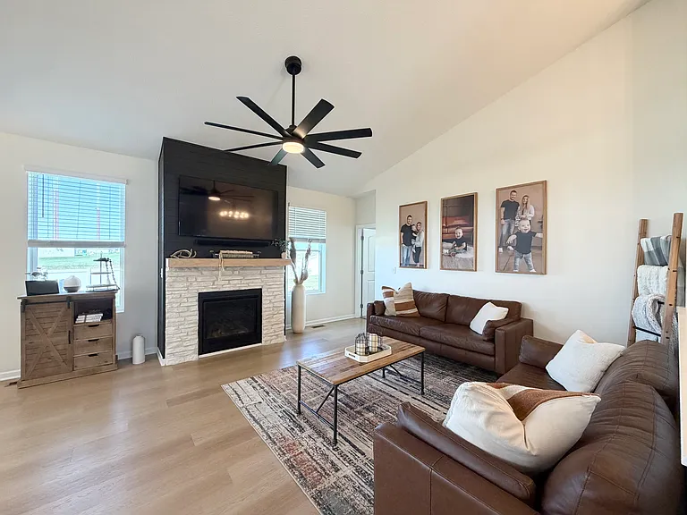 7832 Nicole Ln — Photo 9