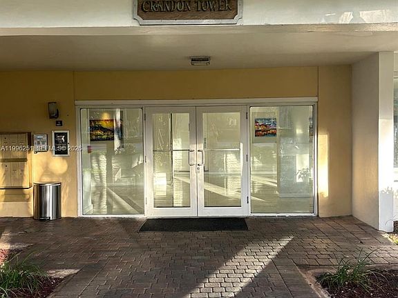3rd image of 555 Crandon Blvd APT 43