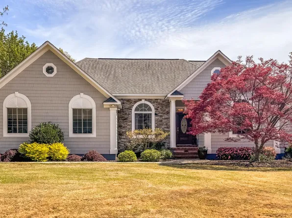 3401 Red Berry Dr, Wilmington, NC 28409