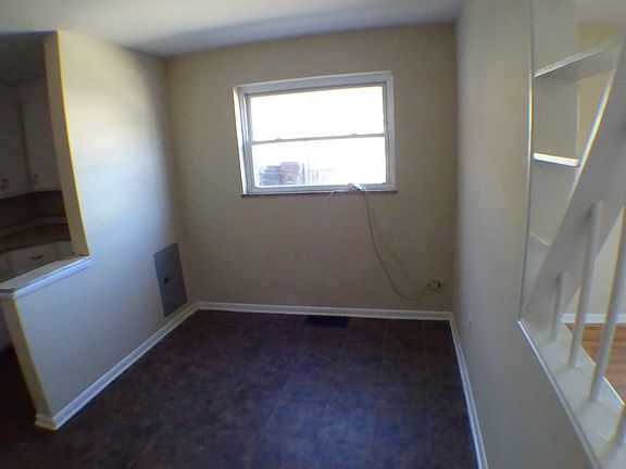 4th image of 10 Glenn St APT A