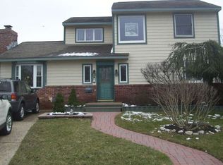 4 Linden Cv, Rio Grande, NJ 08242