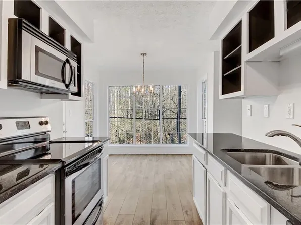 702 Glenleaf Dr, Peachtree Corners, GA 30092