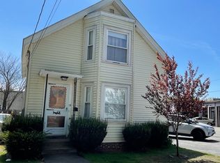 15 Green St, Reading, MA 01867