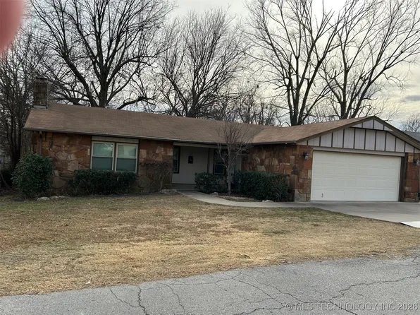 12 W 42nd St S, Sand Springs, OK 74063