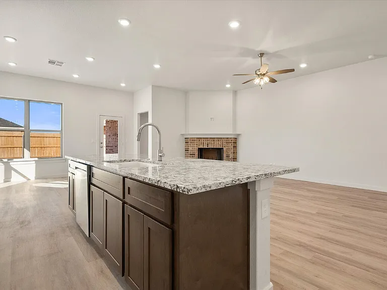 2604 Garland Ave — Photo 5