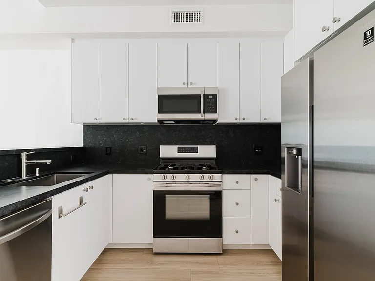 536 E San Jose Ave — Photo 9