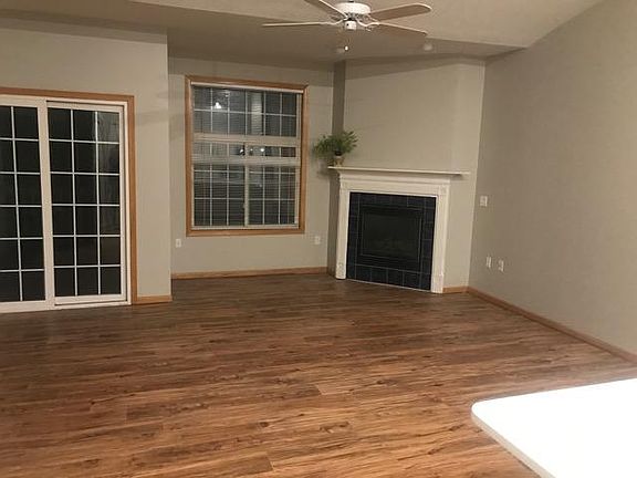 4th image of 950 67th St Unit 221