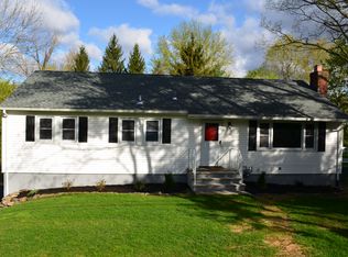 18 Sweetman Ln, West Milford, NJ