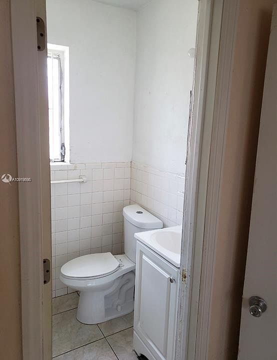 1st image of 934 NW 103rd St #934