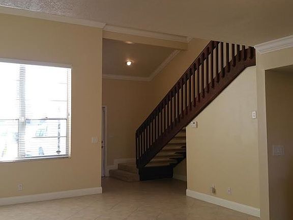 3rd image of 623 Woodgate Cir #E