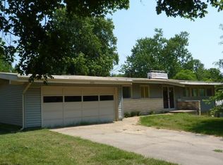 2955 E Lamonta Dr, Springfield, MO 65804