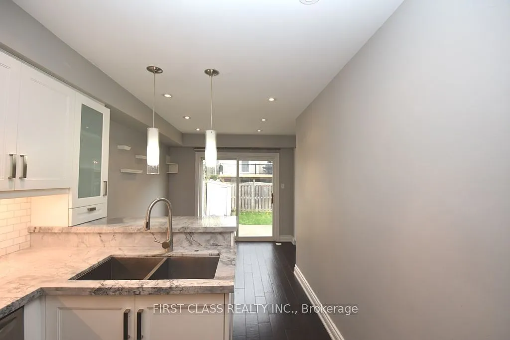 5 bed, $3,450 — Photo 2