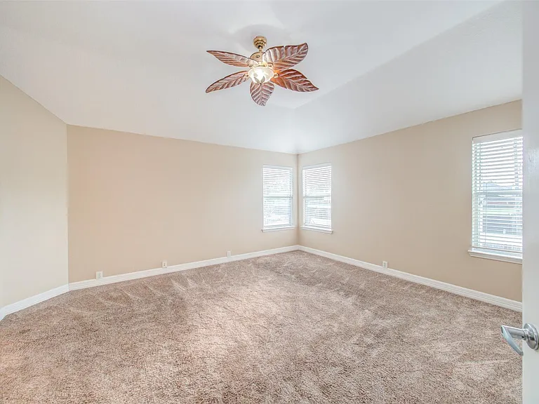419 Thorpe Springs Dr — Photo 22